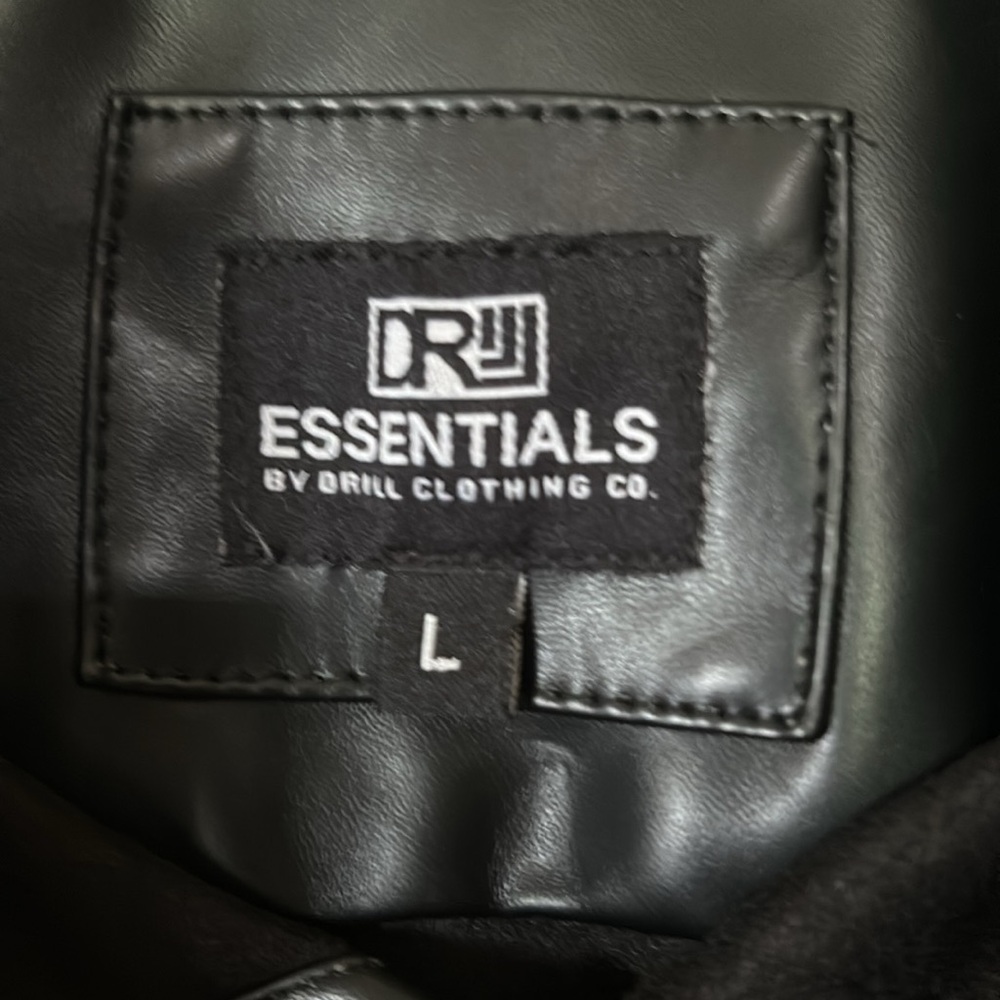 NWT D.R. ESSENTIALS Faux leather jacket - Picture 4 of 11